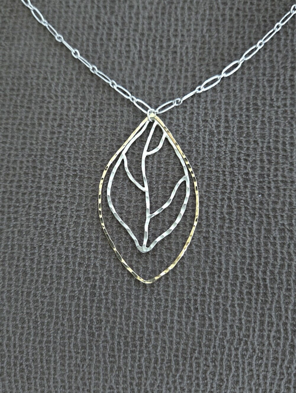 Gold💛/Silver🤍 Double✌️ Leaf🍃 Pendant Necklace - NWT